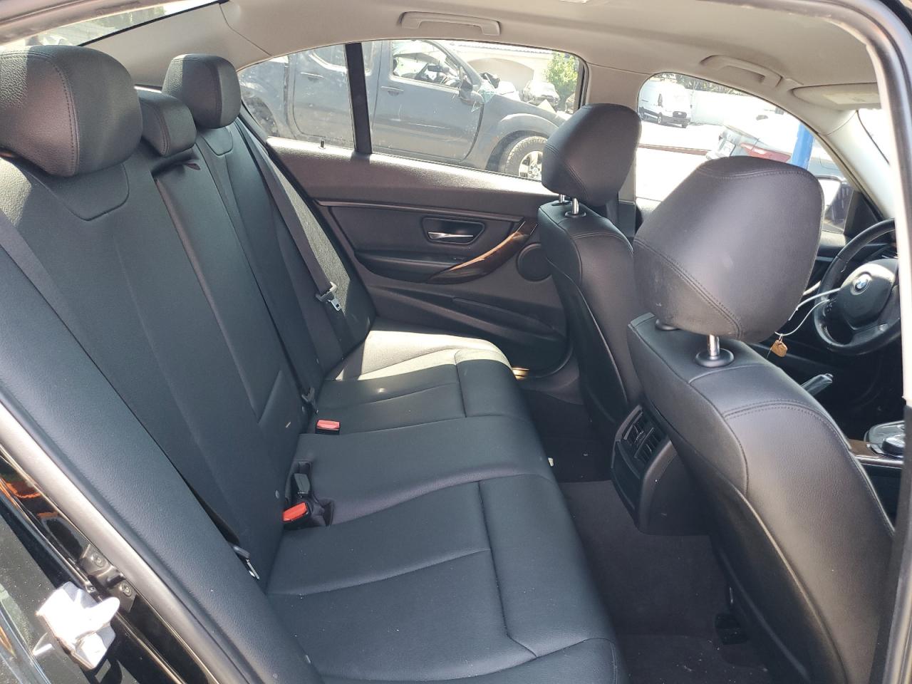 2015 BMW 320 I VIN: WBA3B1C5XFK136019 Lot: 64674675
