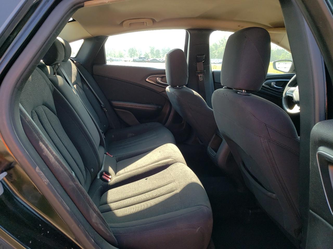 2015 Chrysler 200 Limited VIN: 1C3CCCAB9FN547886 Lot: 64652535