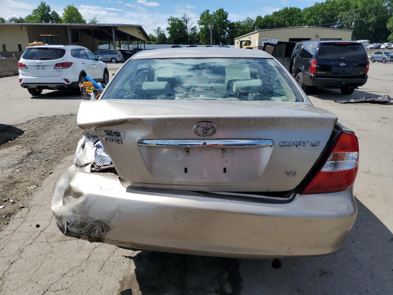 2002 Toyota Camry Le VIN: 4T1BF32K12U536518 Lot: 64092785