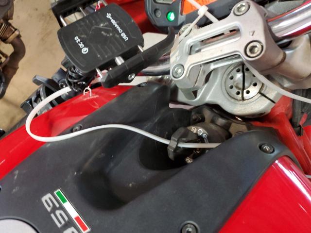 2009 DUCATI MONSTER 696  