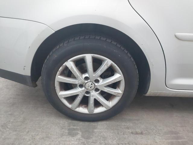 2010 VOLKSWAGEN TOURAN MAT