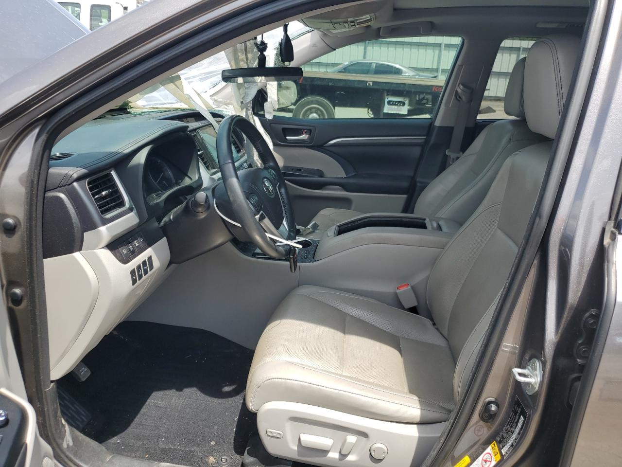 2018 Toyota Highlander Limited VIN: 5TDYZRFH0JS283427 Lot: 62351505