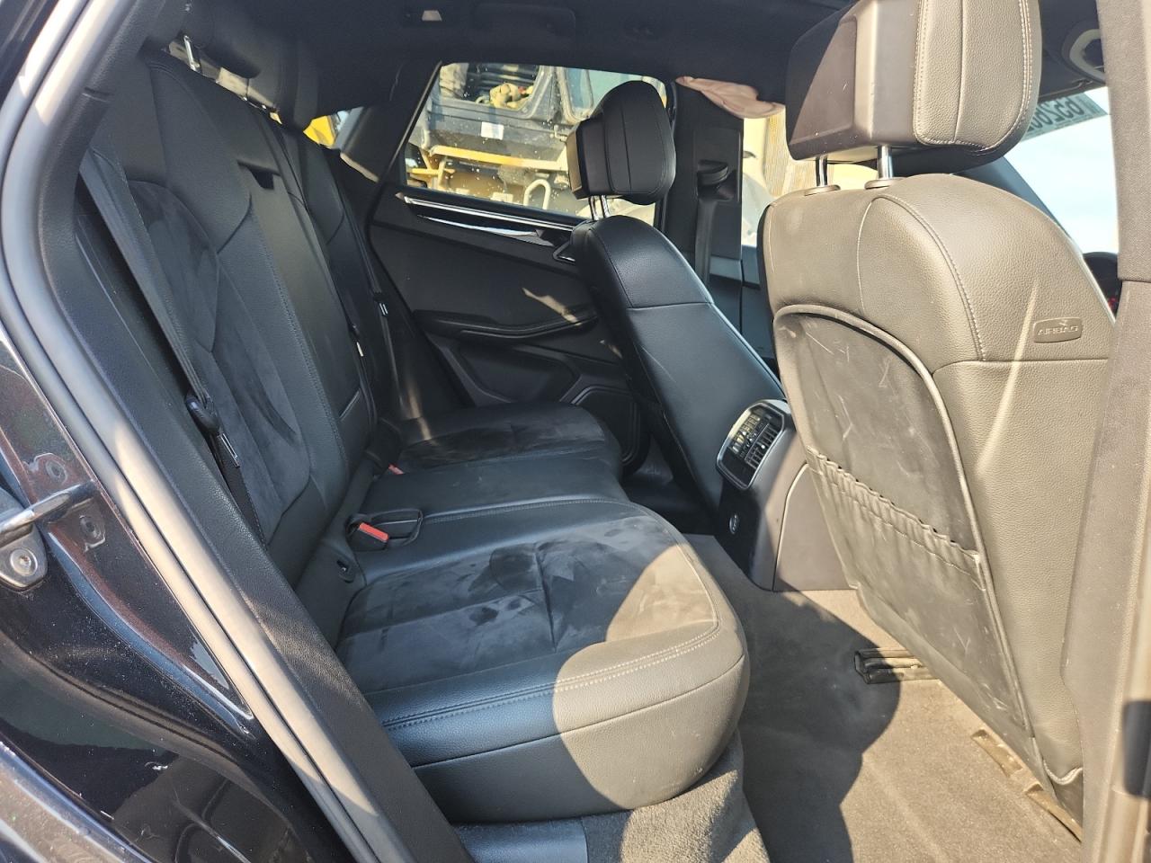 2018 Porsche Macan VIN: WP1AA2A50JLB17521 Lot: 65266205