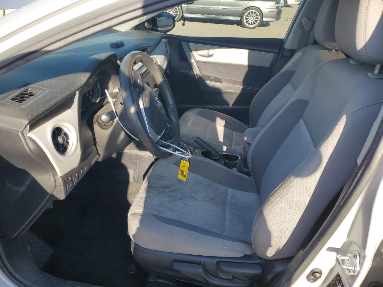 2018 Toyota Corolla L VIN: 2T1BURHE4JC045628 Lot: 65805975