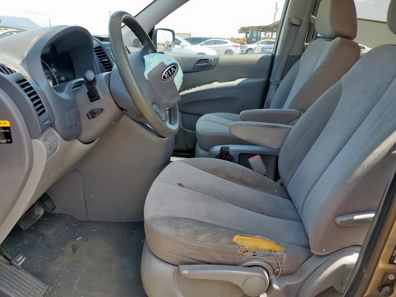 2011 Kia Sedona Lx VIN: KNDMG4C70B6365100 Lot: 63836195