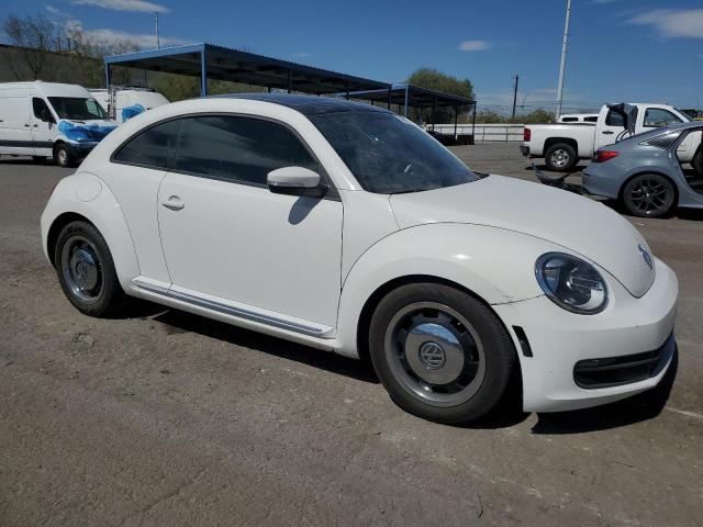 Hatchbacks VOLKSWAGEN BEETLE 2012 Biały