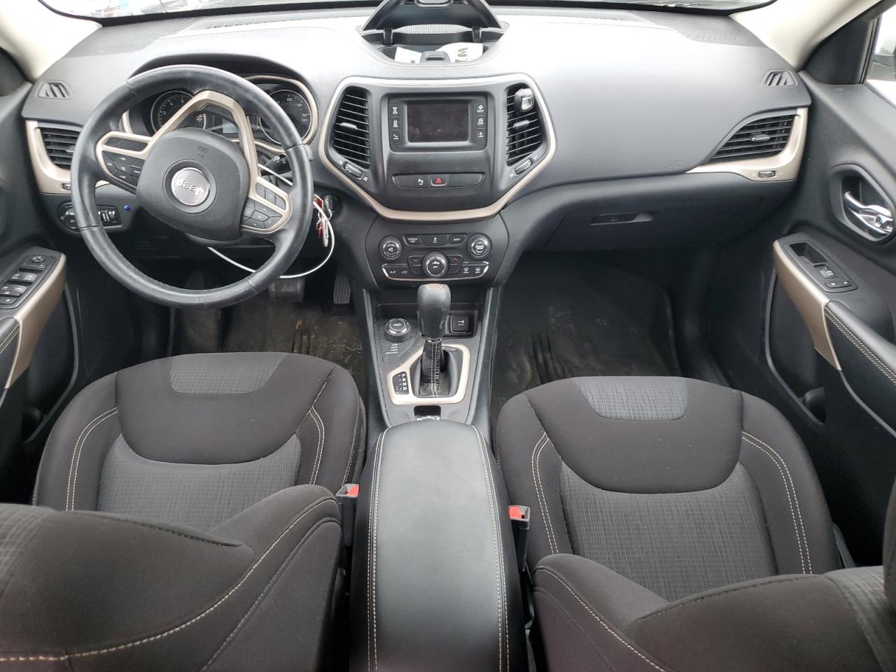 2017 Jeep Cherokee Latitude VIN: 1C4PJMCB5HW656235 Lot: 66351605