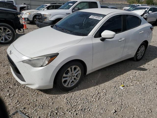  TOYOTA YARIS 2017 Biały