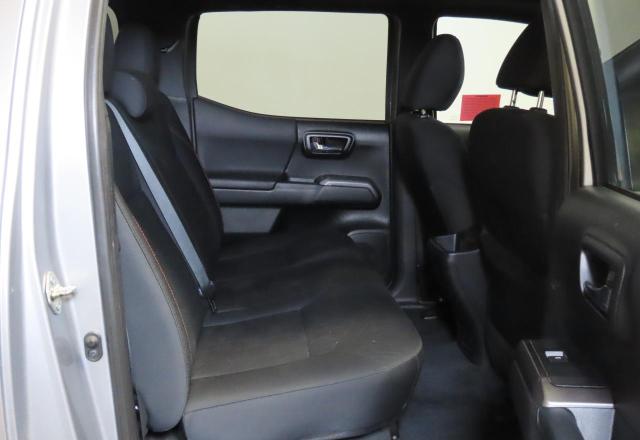 Pickups TOYOTA TACOMA 2016 Żółty