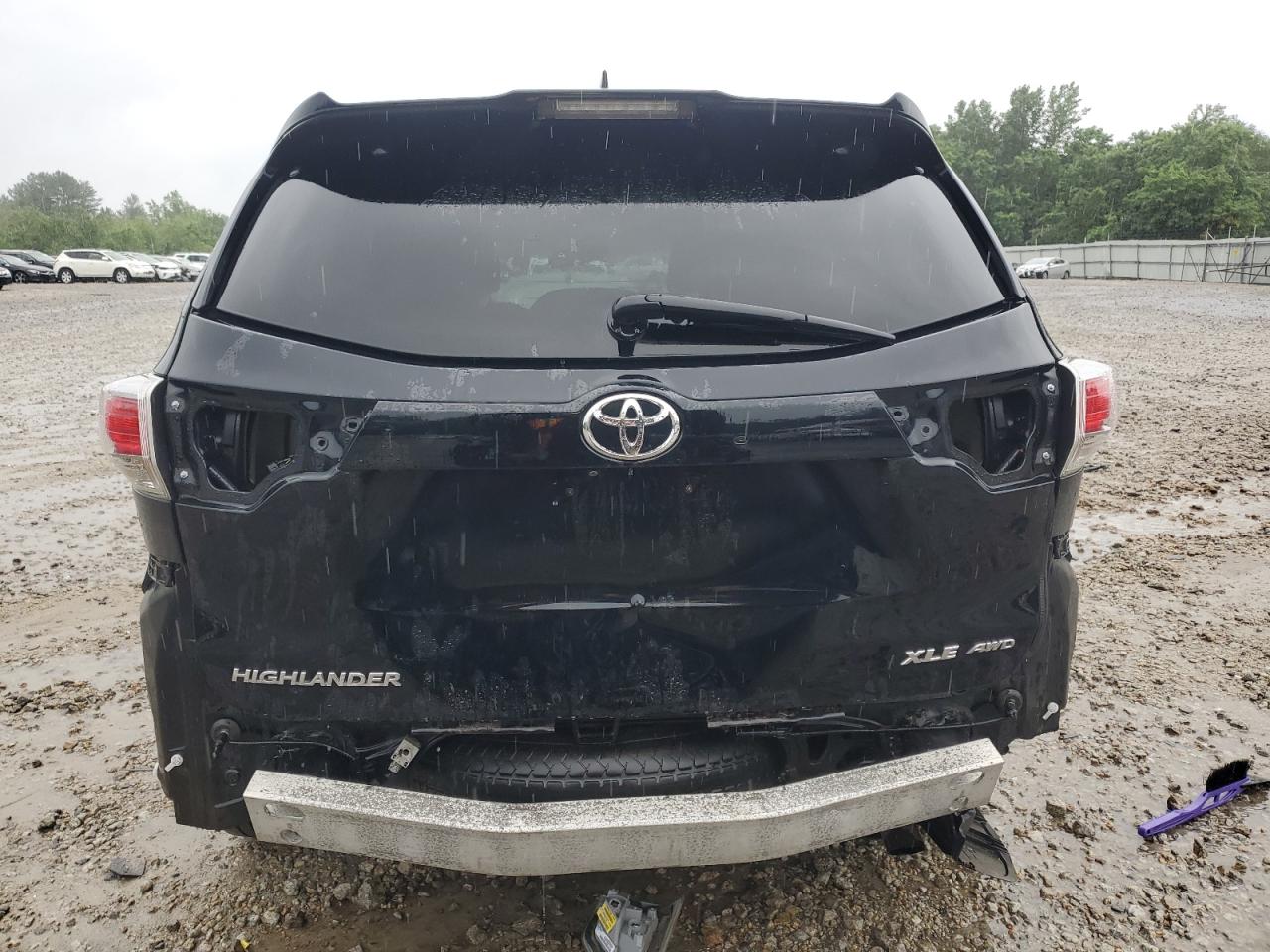 2014 Toyota Highlander Xle VIN: 5TDJKRFH5ES018000 Lot: 63294695