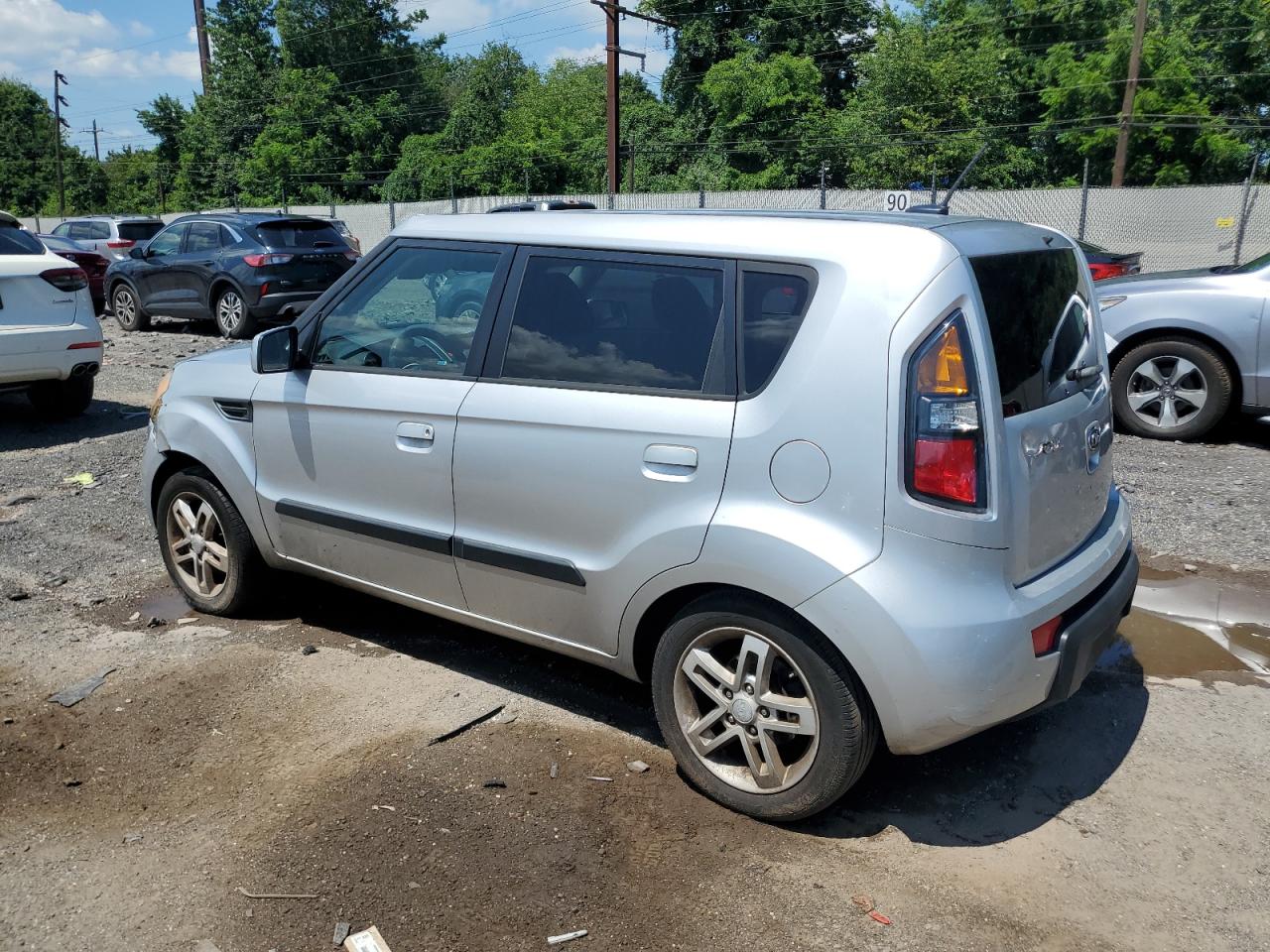 2010 Kia Soul + VIN: KNDJT2A25A7042597 Lot: 65268755