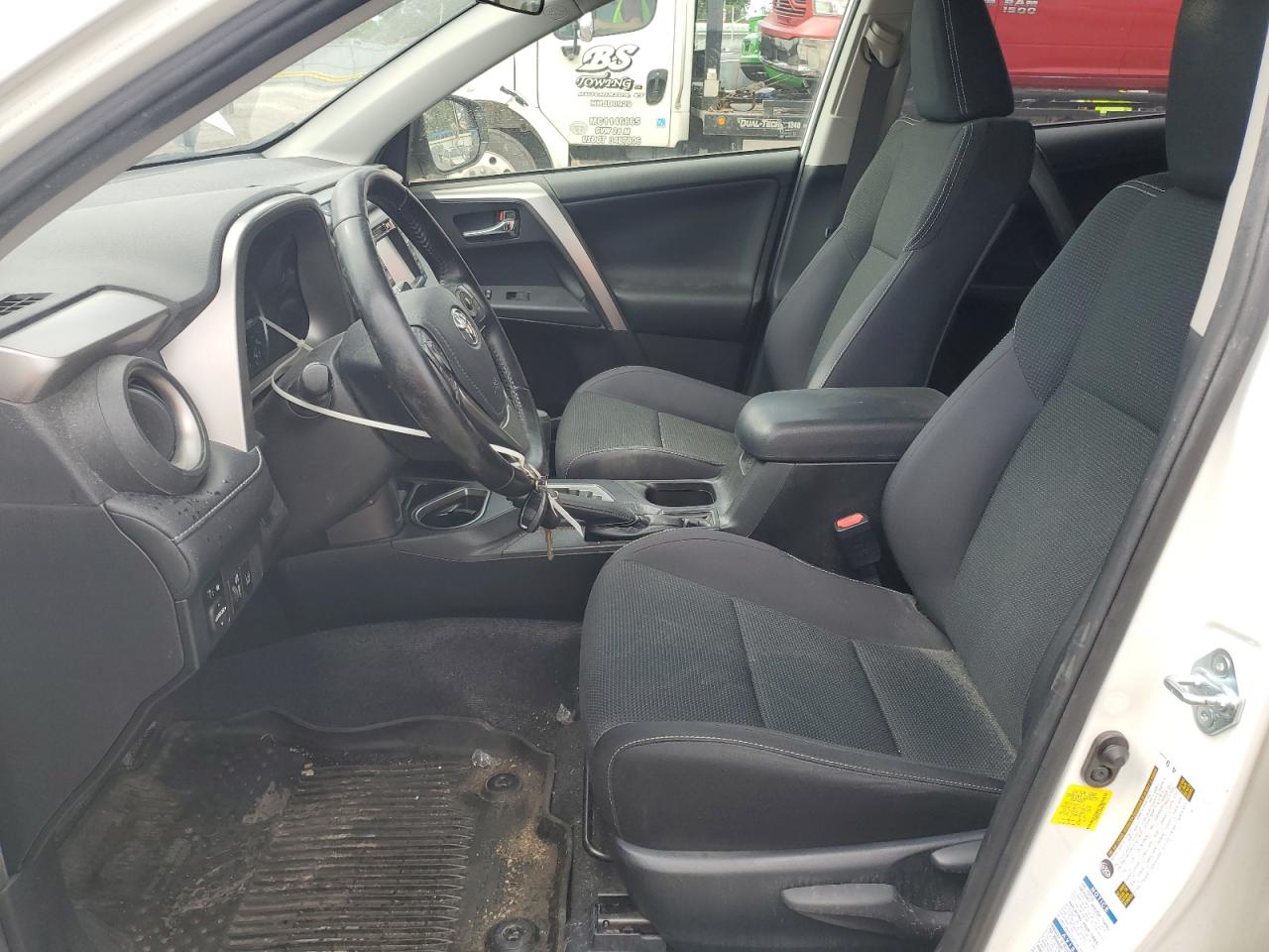 2017 Toyota Rav4 Xle VIN: JTMRFREV0HJ144362 Lot: 65919615