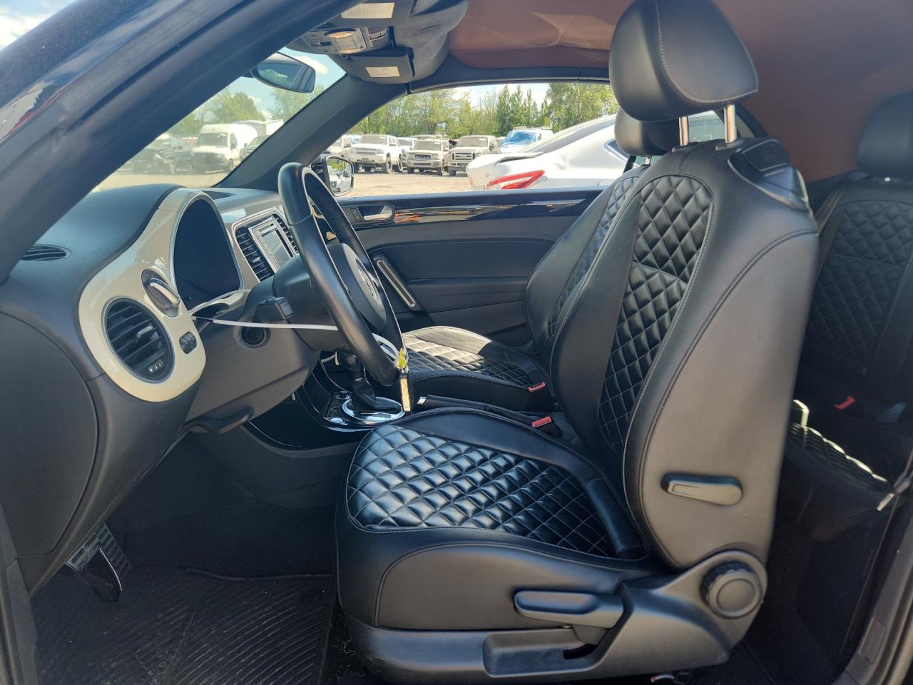 2019 Volkswagen Beetle S VIN: 3VW5DAAT6KM509726 Lot: 63659135