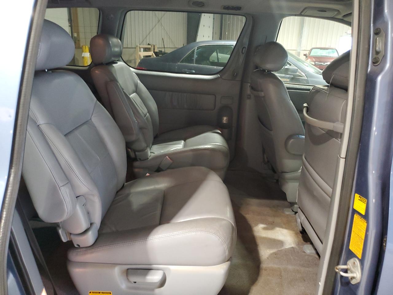 2002 Toyota Sienna Le VIN: 4T3ZF13C42U437712 Lot: 64836245
