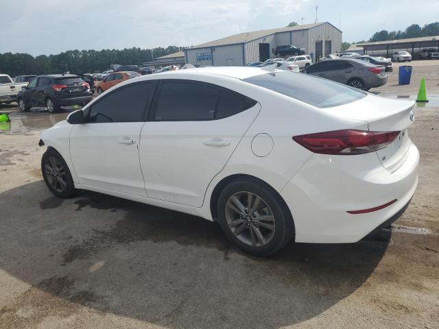  HYUNDAI ELANTRA 2018 Белы