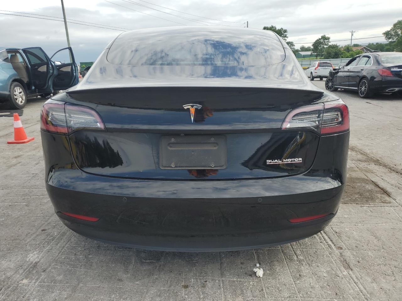 2019 Tesla Model 3 VIN: 5YJ3E1EB8KF438686 Lot: 62995145