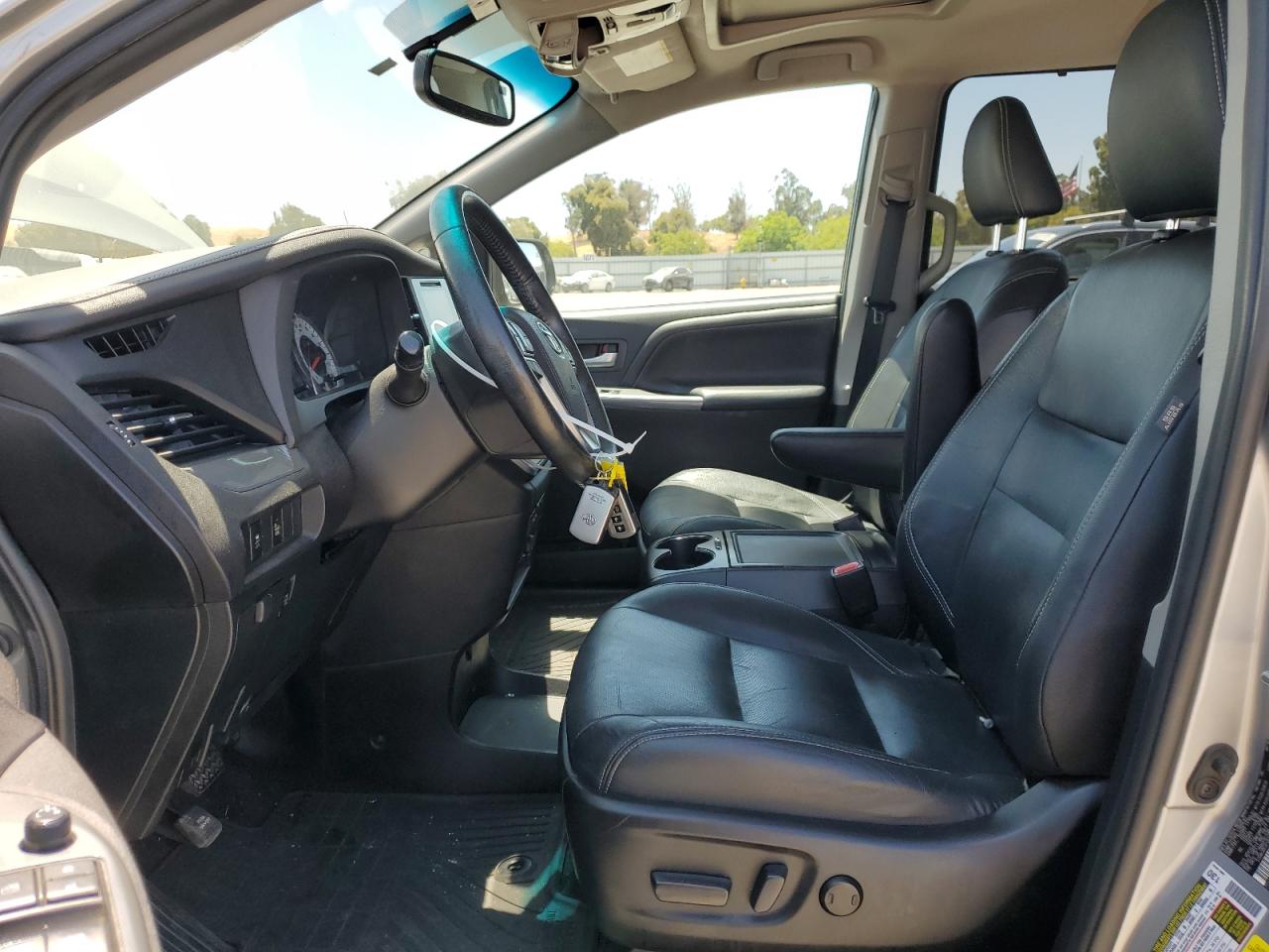 2015 Toyota Sienna Sport VIN: 5TDXK3DC4FS632505 Lot: 63234885
