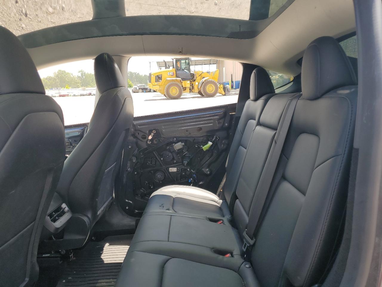 2024 Tesla Model Y VIN: 7SAYGDEE0RA229318 Lot: 69559225