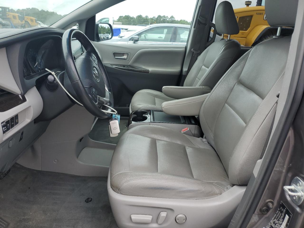 2015 Toyota Sienna Xle VIN: 5TDDK3DC6FS099110 Lot: 62455015
