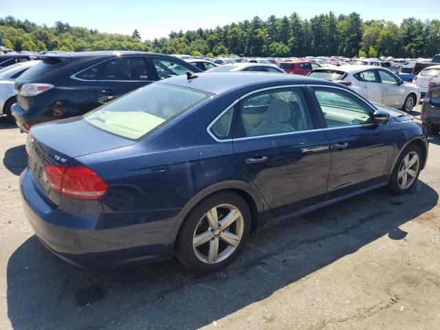 Sedans VOLKSWAGEN PASSAT 2014 Blue