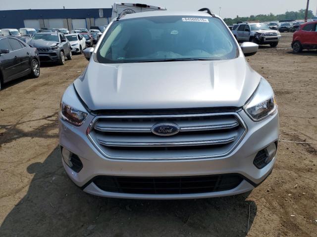  FORD ESCAPE 2018 Srebrny