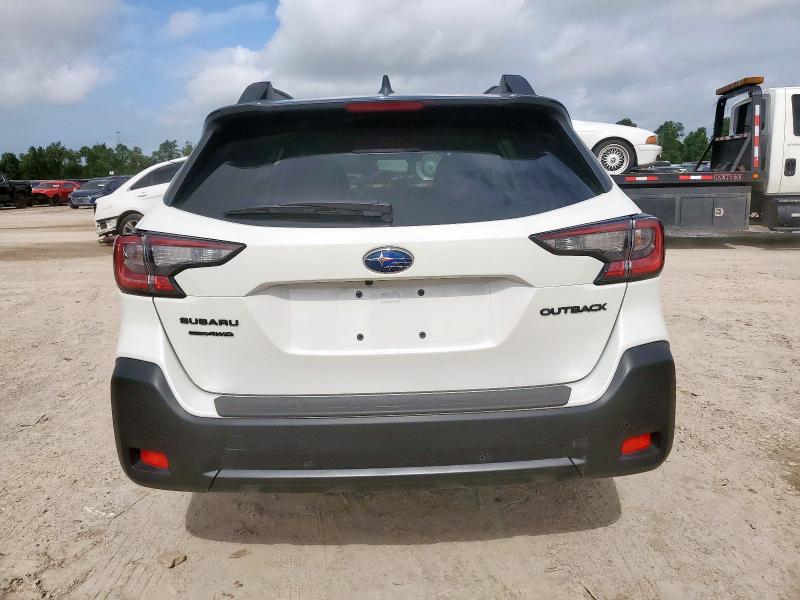  SUBARU OUTBACK 2024 White
