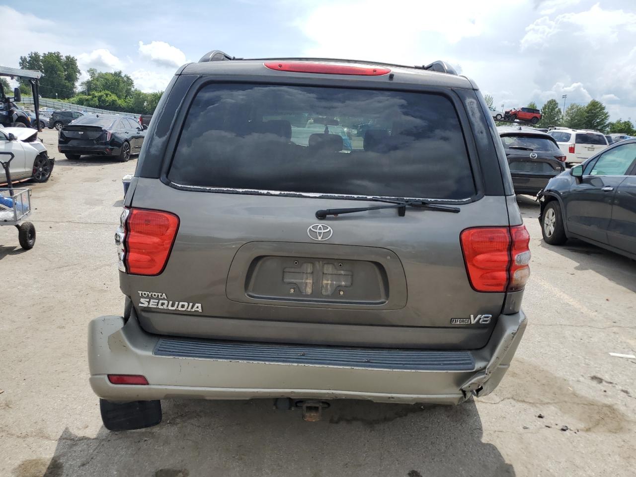 2004 Toyota Sequoia Sr5 VIN: 5TDZT34A84S215857 Lot: 64395935