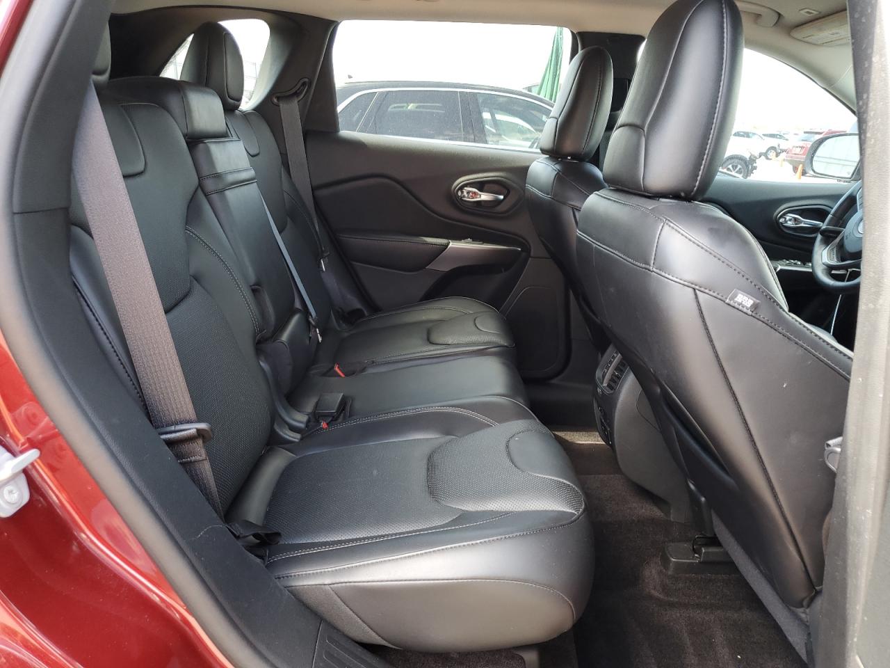 2019 Jeep Cherokee Overland VIN: 1C4PJMJX0KD249604 Lot: 66369745