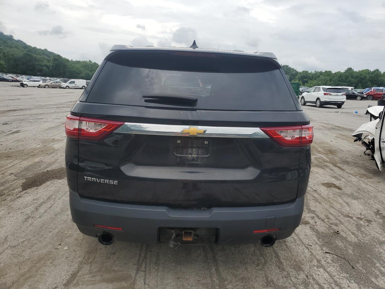 2018 Chevrolet Traverse Ls VIN: 1GNERFKW2JJ125889 Lot: 61717515