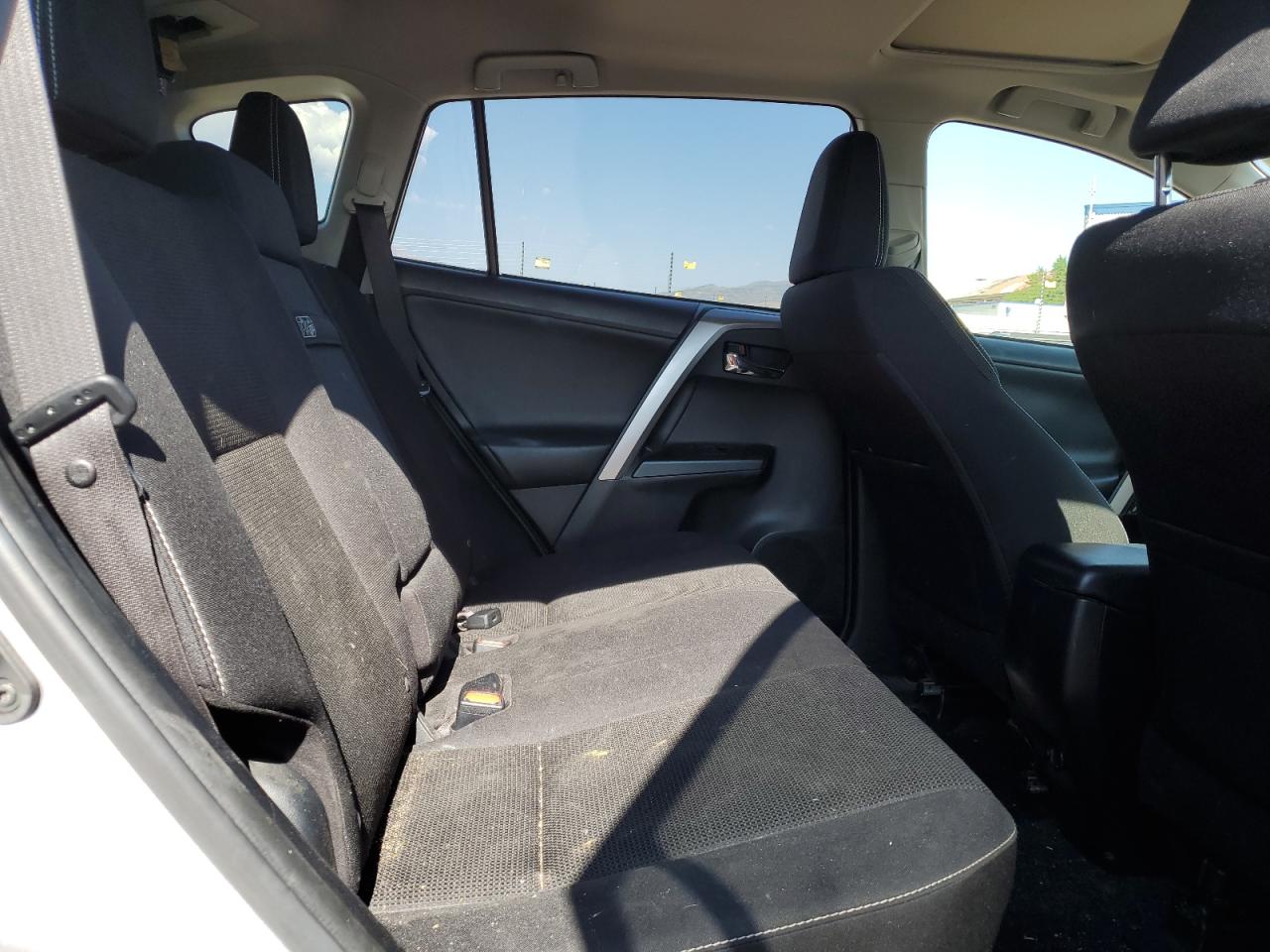 2017 Toyota Rav4 Hv Le VIN: JTMRJREV0HD146416 Lot: 64643695