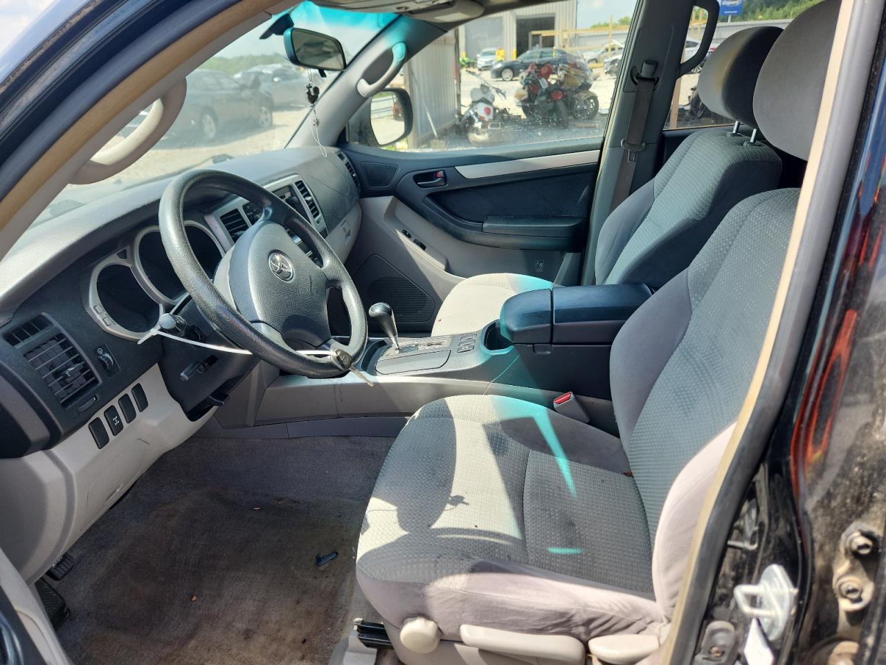 2003 Toyota 4Runner Sr5 VIN: JTEBU14RX30015813 Lot: 64470535