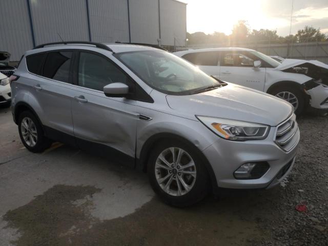  FORD ESCAPE 2018 Srebrny