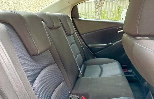 Седаны TOYOTA YARIS 2017 Красный