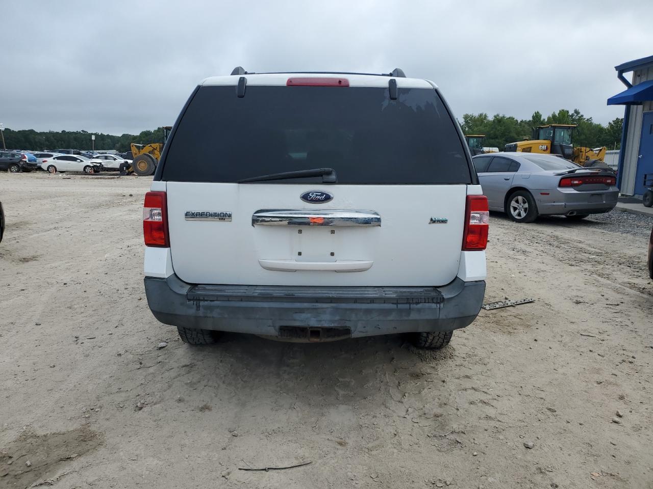 2010 Ford Expedition Xlt VIN: 1FMJU1G50AEB57107 Lot: 63098425