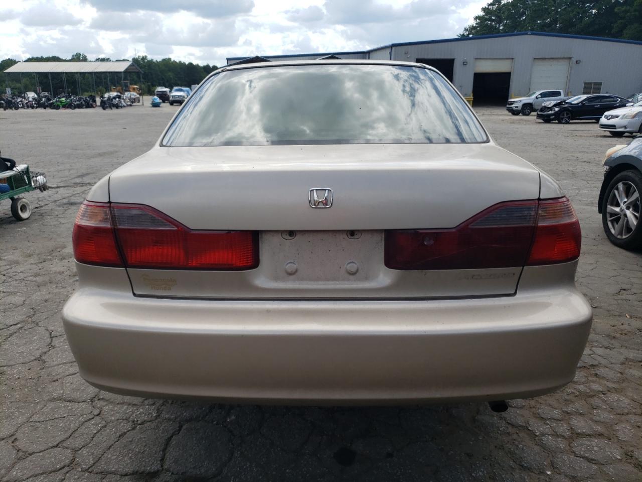 2000 Honda Accord Lx VIN: 1HGCG5644YA117216 Lot: 64634275