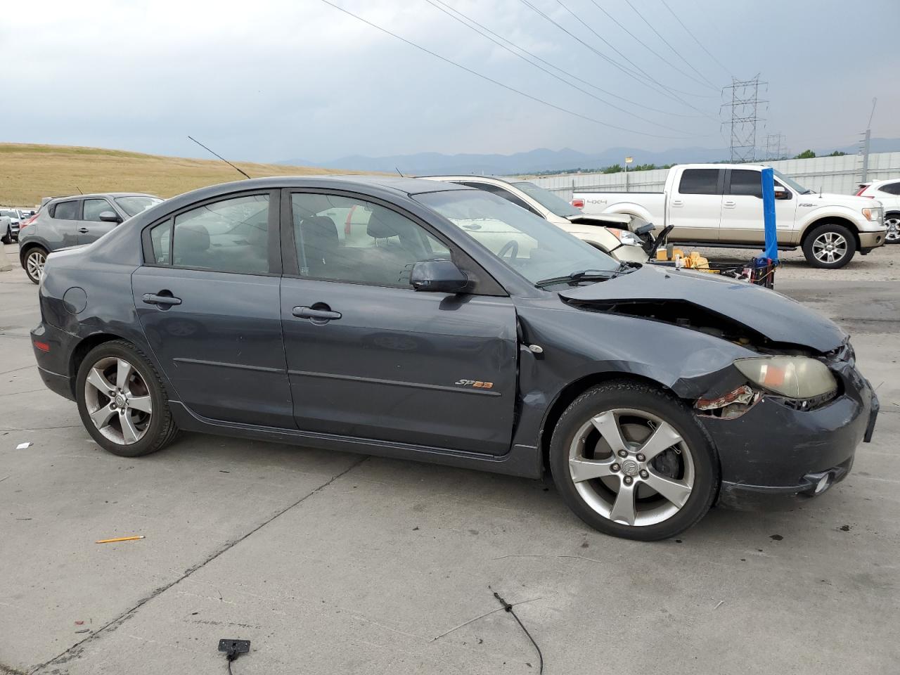 2005 Mazda 3 S VIN: JM1BK323051268043 Lot: 65280165