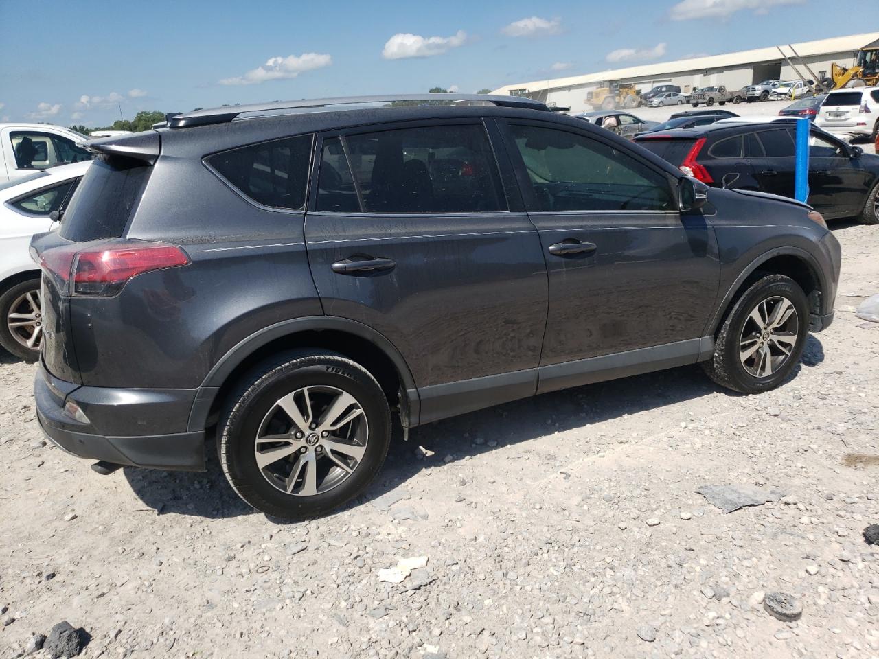2017 Toyota Rav4 Xle VIN: JTMWFREVXHD105697 Lot: 64784815