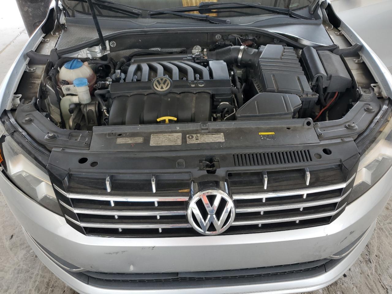 2015 Volkswagen Passat Sel VIN: 1VWCM7A34FC006875 Lot: 65188245