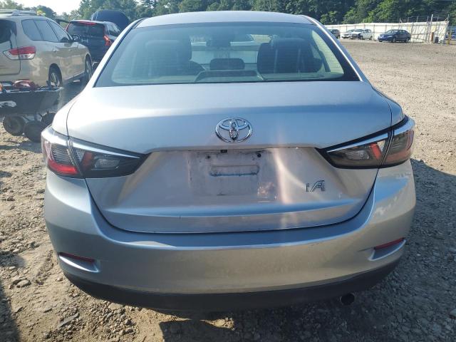  TOYOTA YARIS 2017 Srebrny