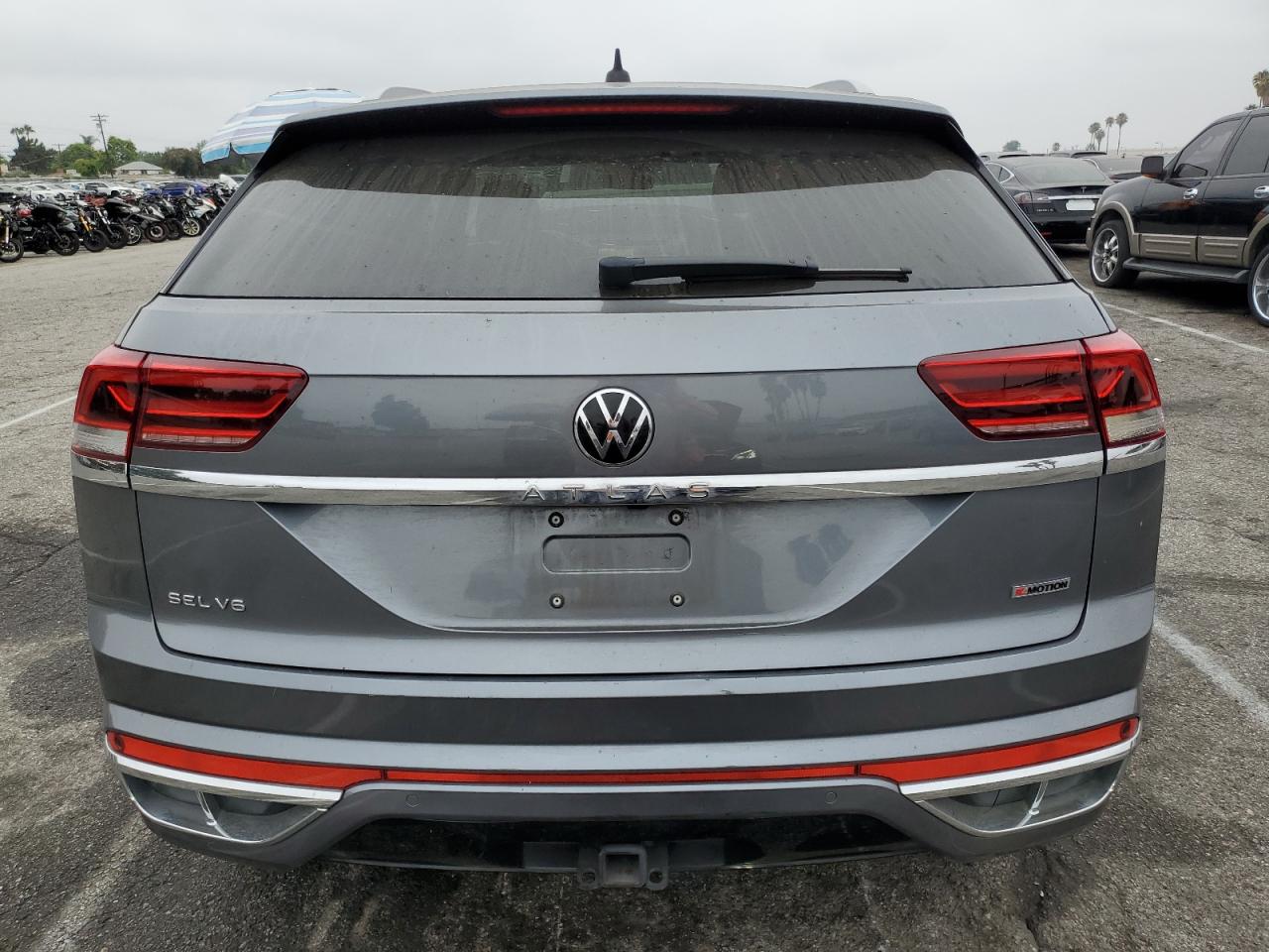 1v2te2ca3lc212360 1V2TE2CA3LC212360 2020 Volkswagen Atlas Cross Sport Sel Premium R-Line