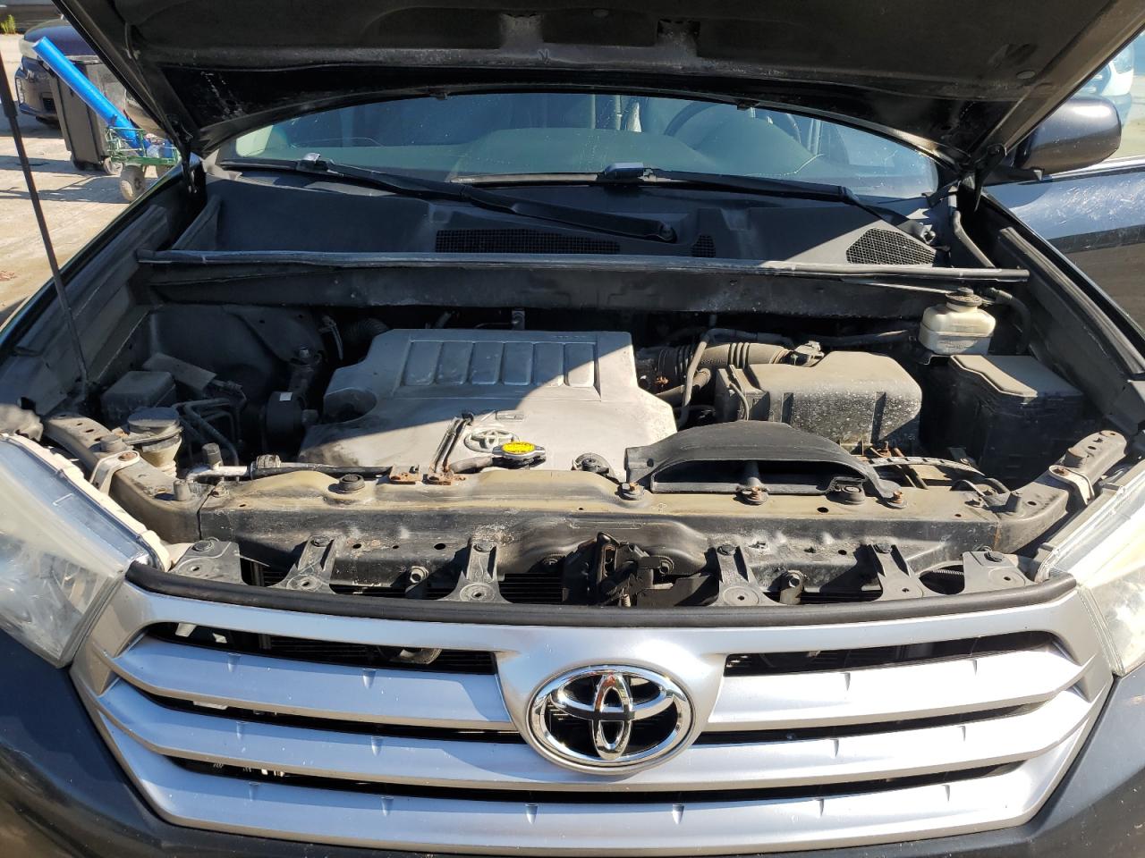 5TDBK3EH5BS083444 2011 Toyota Highlander Base