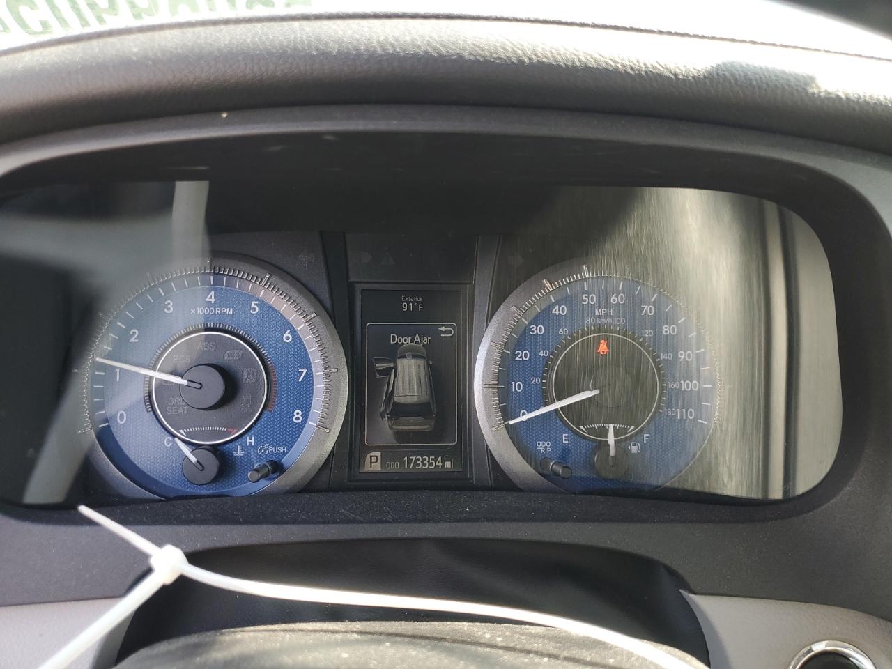 5tdyk3dc2fs577637 5TDYK3DC2FS577637 2015 Toyota Sienna Xle