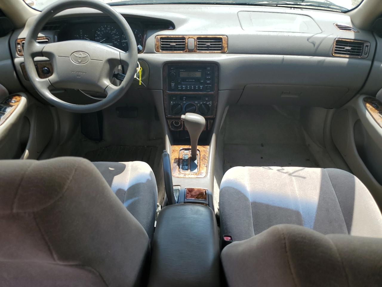 1999 Toyota Camry Le VIN: JT2BG22K4X0334324 Lot: 65176425