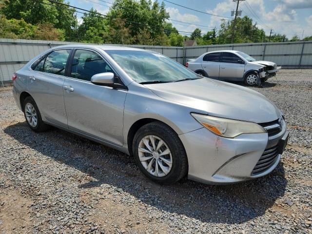  TOYOTA CAMRY 2015 Srebrny