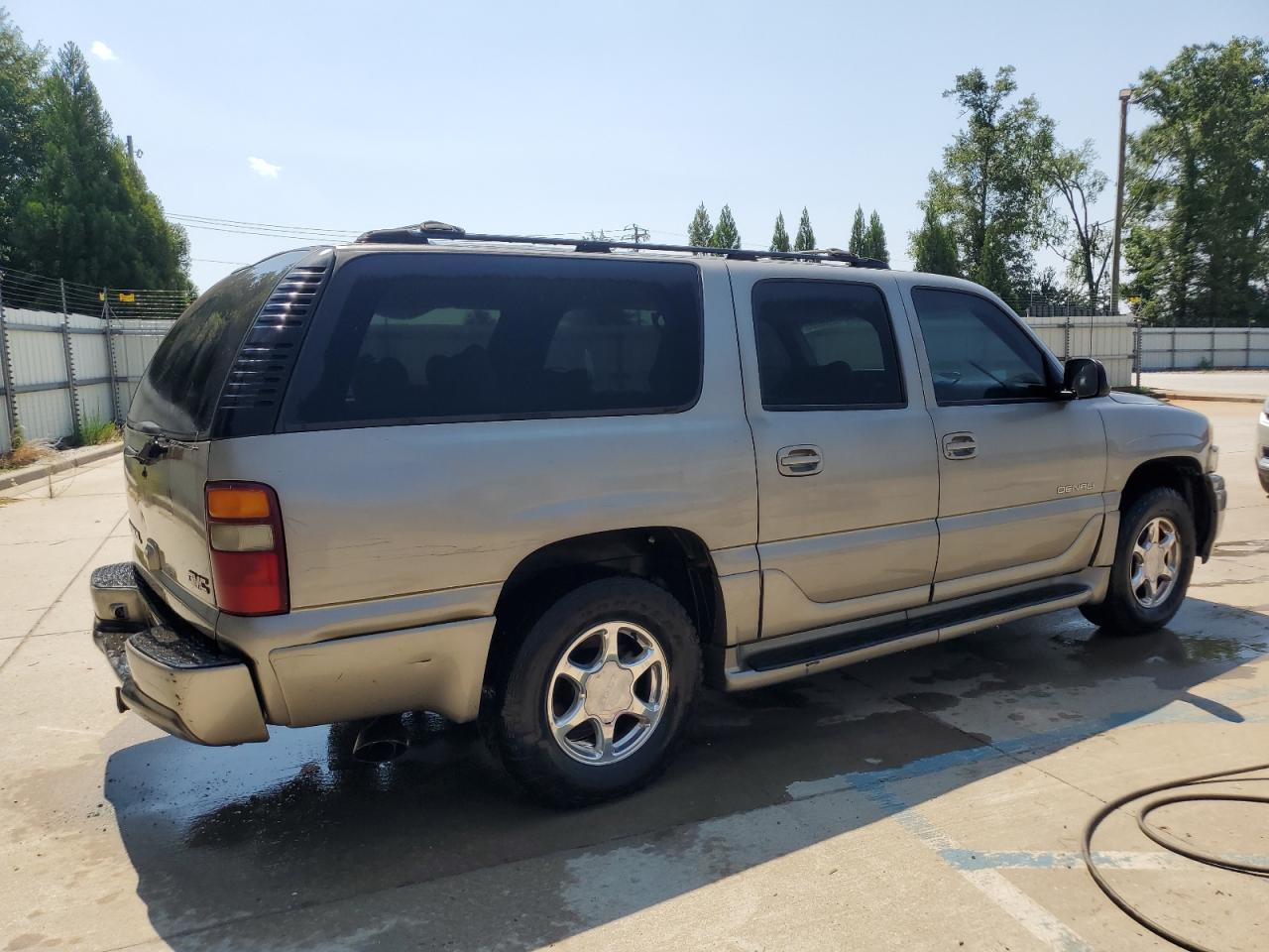 1gkfk66u82j310240 1GKFK66U82J310240 2002 GMC Denali Xl K1500