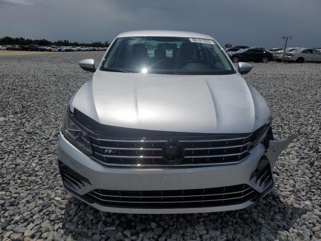  VOLKSWAGEN PASSAT 2017 Silver