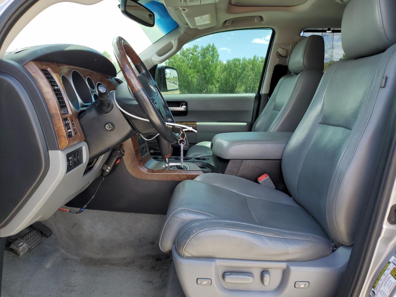 2010 Toyota Sequoia Platinum VIN: 5TDDW5G17AS037511 Lot: 63611025