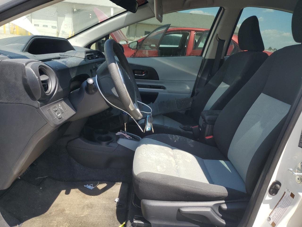 2014 Toyota Prius C VIN: JTDKDTB33E1575314 Lot: 63273365