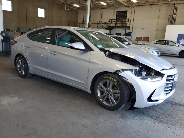  HYUNDAI ELANTRA 2018 Серебристый