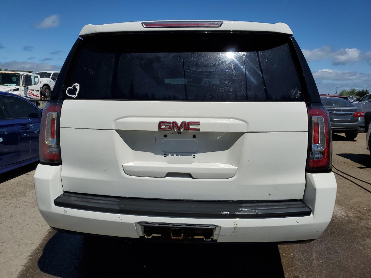 2015 GMC Yukon Xl K1500 Slt VIN: 1GKS2HKC2FR172113 Lot: 65118365